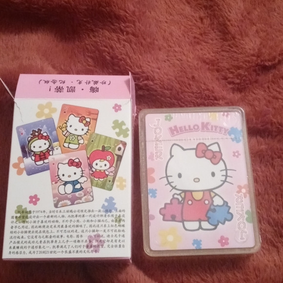 Hello Kitty Playing Cards ♥️♦️♣️♠️ - Picture 2 of 3